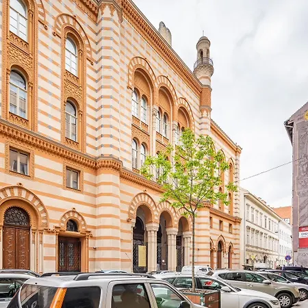 Huge Warm Luxury Budapeste